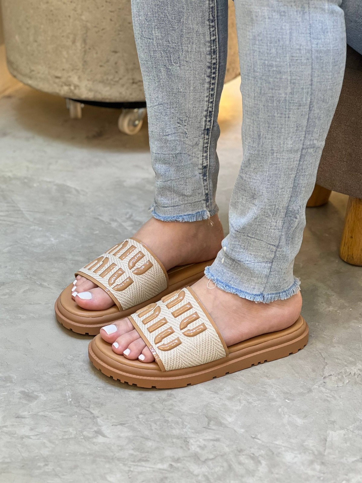 29fbbcd5-2c59-4680-86a4-708ec17fc838 Sandalia Beige - Imagen 1