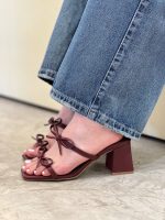 Sandalia Burgundy Bow - Imagen 3