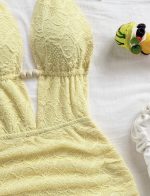Vestido de encaje amarillo - Imagen 3