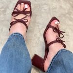 Sandalia Burgundy Bow